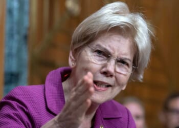 Elizabeth Warren looks to president to help her kill U.S. debt limit