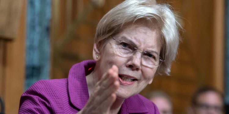 Elizabeth Warren looks to president to help her kill U.S. debt limit