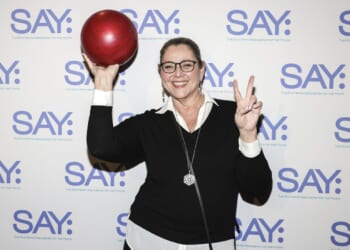 Actress Camryn Manheim tells Human Rights Campaign dinner she 'always wanted a gay son'