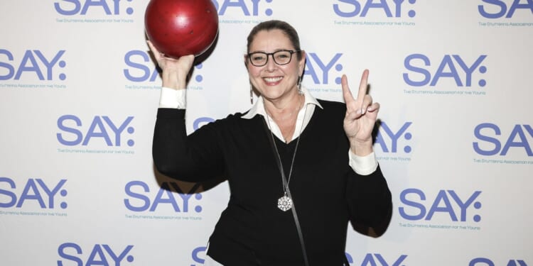 Actress Camryn Manheim tells Human Rights Campaign dinner she 'always wanted a gay son'
