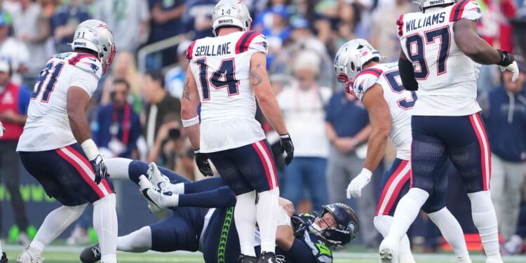 Darnold avoids fracture, but Seahawks won't know full injury status until more tests