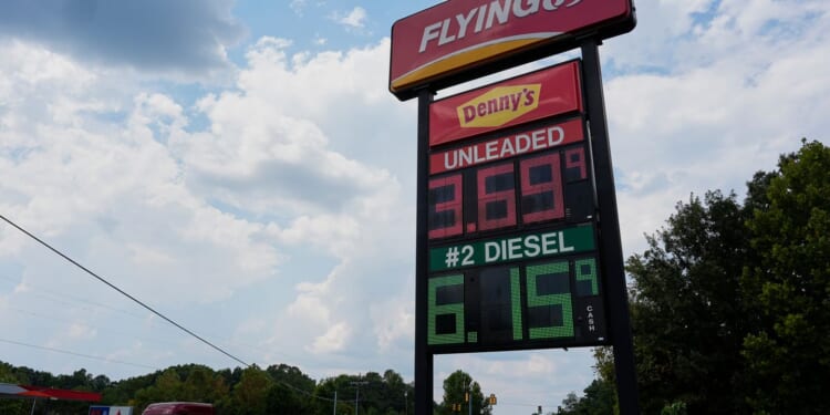 Fuel prices at record Labor Day high in U.S. thanks to Iran war and refinery issues