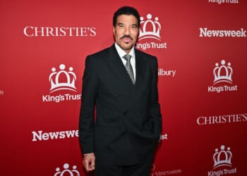Lionel Richie hospitalized in ICU after St. Louis concert