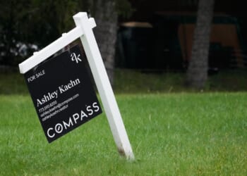 Mortgage rates climb for 5th straight week, pushing average rate on a 30-year home loan above 7%