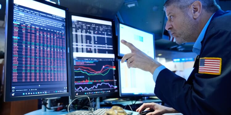 Oil prices get back to rising and knock down U.S. stocks