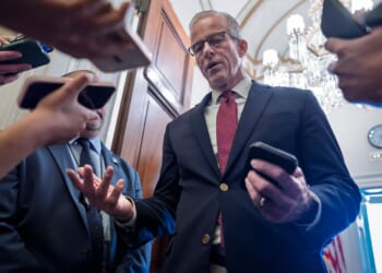 Republicans seek to advance congressional stock trading ban