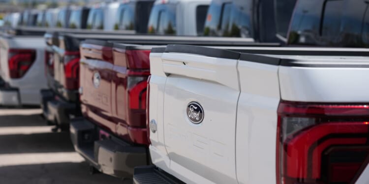 Trump administration set to roll out lower fuel economy standards for cars, light trucks