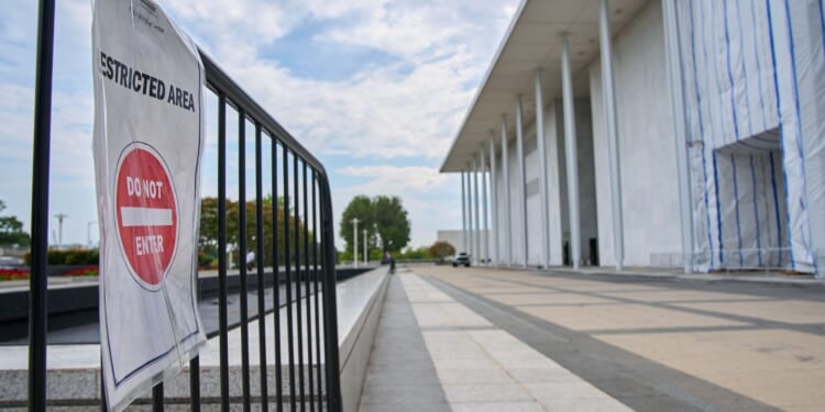 Trump asks court to allow Kennedy Center's closure for renovations