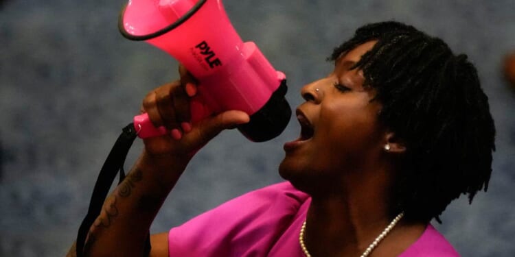 Angie Nixon – HotAir