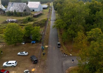 2 killed, dozens hurt as gunfire erupts at homecoming block party in south Georgia