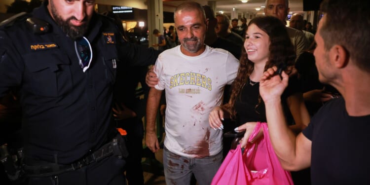 A dentist and a plumber are praised as heroes in FlyDubai near-disaster