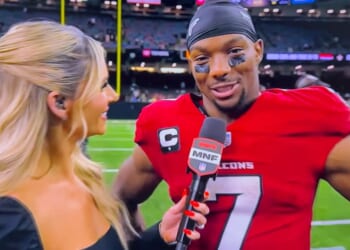 Atlanta Falcons running back Bijan Robinson thanked God after Monday's game during an interview with ESPN sideline reporter Laura Rutledge.