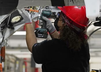 Auto shops press Congress to boost technician apprenticeships