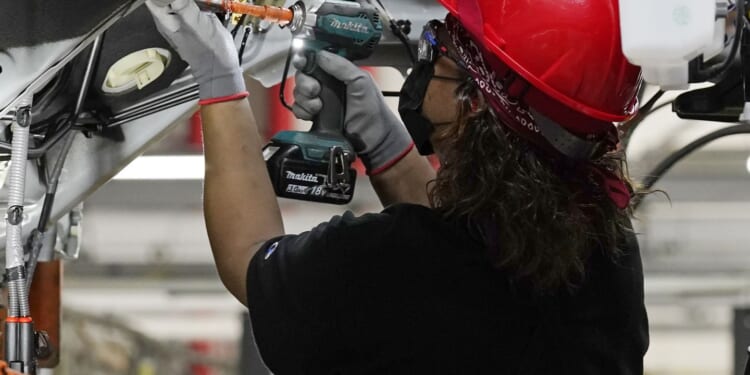 Auto shops press Congress to boost technician apprenticeships