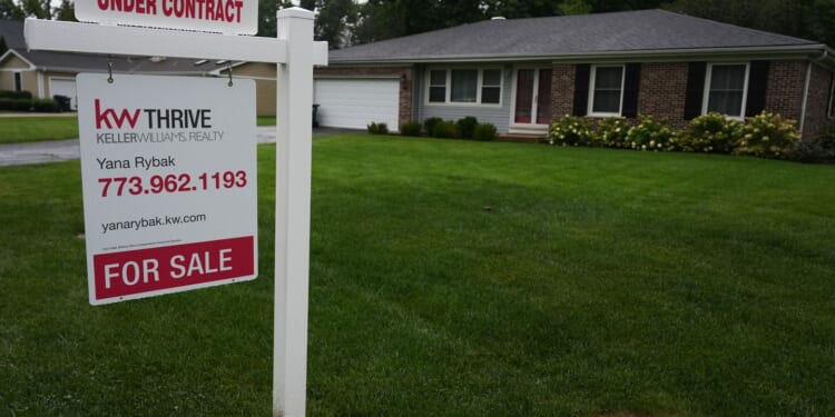 Average long-term U.S. mortgage rate churns upward to its highest level in nearly 3 years at 7.28%