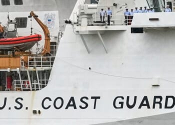 Coast Guard searching for plane with 6 aboard that lost contact on a trip from Bermuda to Boston