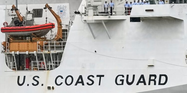 Coast Guard searching for plane with 6 aboard that lost contact on a trip from Bermuda to Boston