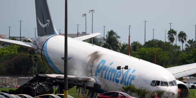 Federal report says pilots weren't warned about wind before Amazon cargo plane crashed in Miami
