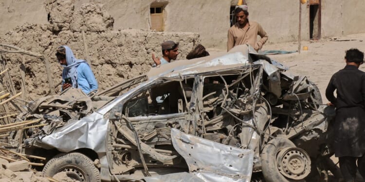 Pakistani airstrikes in Afghanistan kill 10 civilians, Kabul says; Pakistan says only militants hit