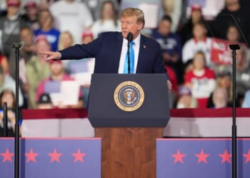 Trump rallies Bluegrass voters to support GOP ticket