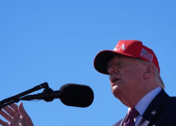 Trump rallies faithful in Bullhead City, Arizona, with early voting underway