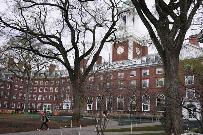 Smart? 9 in 10 Students Say They Lie About Their Views to Fit in During College – HotAir