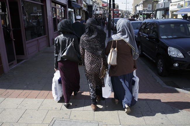 UK Muslim Dating Site Pushes Polygamy, Meek ‘First Wives’ – PJ Media