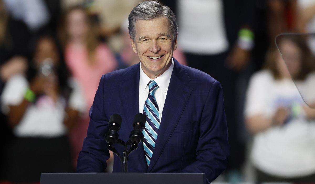 Roy Cooper's Senate run hits headwinds from Charlotte light-rail stabbing