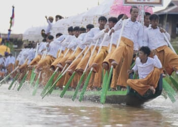 Spectacular lake festival in Myanmar shining despite political upheaval and natural disasters