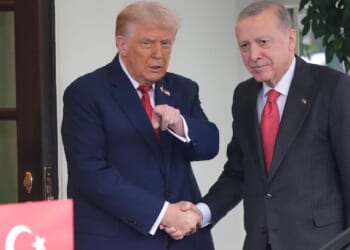 Trump meets with Turkey's Erdogan to talk fighter jets, ending wars