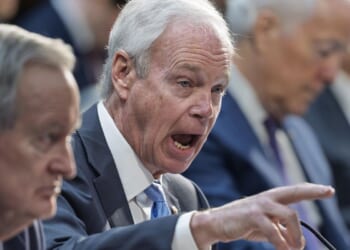 Ron Johnson pushes bill to end government shutdowns