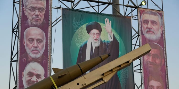 120 Iranians detained in U.S. for entering country illegally to be returned, state TV says