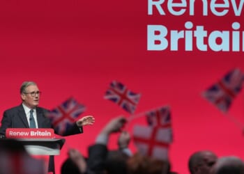 Keir Starmer argues for inclusive patrotism and accuses Farage of trying to divide Britain