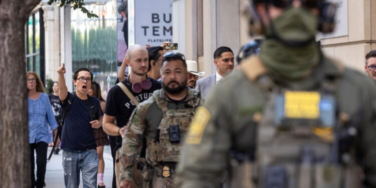 Apple takes down app that lets people track and anonymously report sightings of ICE agents