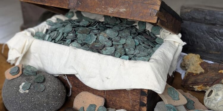 Over 1,000 silver and gold Spanish coins found in wreck off Florida's 'Treasure Coast'