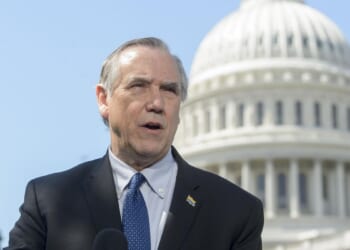 Jeff Merkley holds the Senate floor for 22 hours to protest Trump