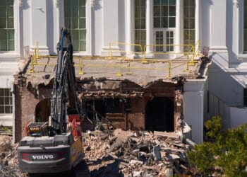 White House ballroom price tag increases to $300 million