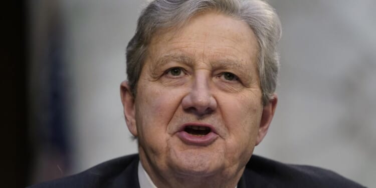 Senate bill would increase $10,000 thresholds for financial transactions banks must report to feds