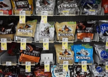 Why trick-or-treaters may bag more gummy candy than chocolate this Halloween