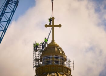 Romanians flock to People's Salvation Cathedral, world's largest Christian Orthodox church