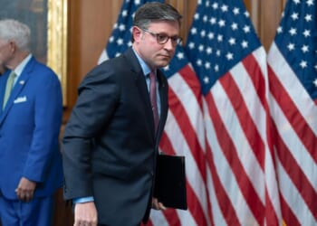 Pressure building on Congress to end the shutdown, but a quick breakthrough appears unlikely