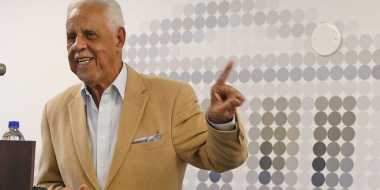 Doug Wilder, America's first Black governor, backs scrapping Virginia's redistricting commission