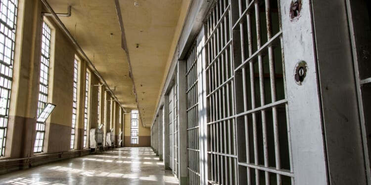 Washington state man accused of murder mistakenly released from California jail