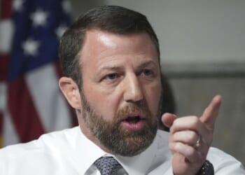 Sen. Mullin defends Trump's strikes on alleged drug boats: 'Why would we care? They're terrorists'