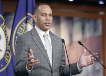 Dana Bash Humiliates Hakeem Jeffries Over His Shutdown Theater – PJ Media
