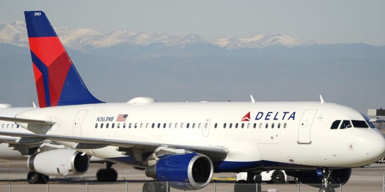Pilot of Delta flight does go-around at Boston airport to avoid another plane