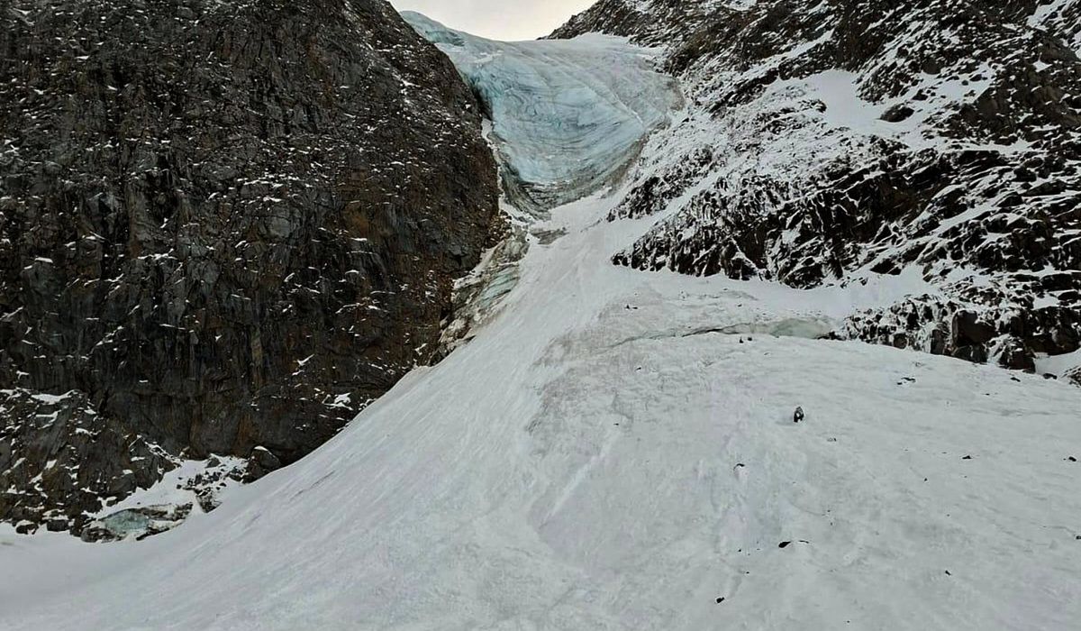 In northern Italy, 5 German mountaineers die after being hit by avalanche