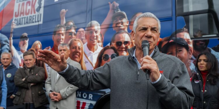 Ciattarelli gets surprise visit on campaign trail from Army-stationed son