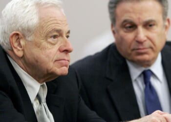 Class-action lawyer Stan Chesley dies in Ohio