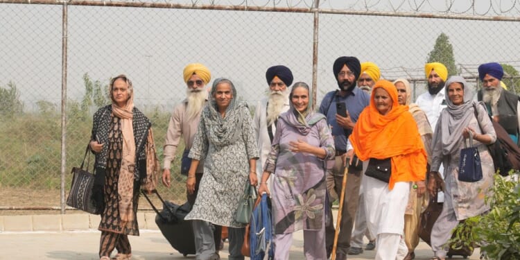 Nearly 2,100 Indian Sikhs arrive in Pakistan for annual religious festivities